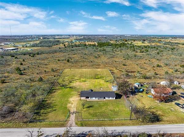 2 Acres of Residential Land with Home for Sale in Kaufman, Texas