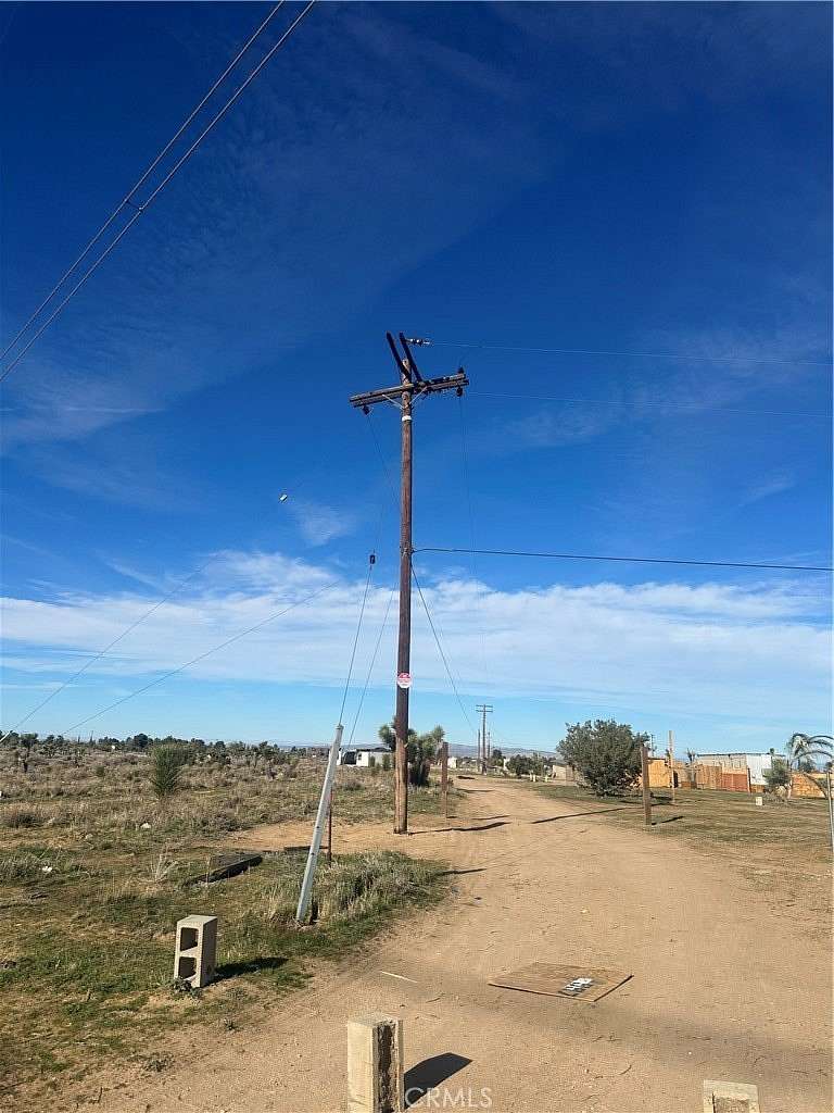 1.1 Acres of Land for Sale in Phelan, California