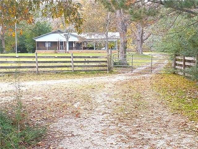 5.34 Acres of Residential Land with Home for Sale in Franklinton, Louisiana