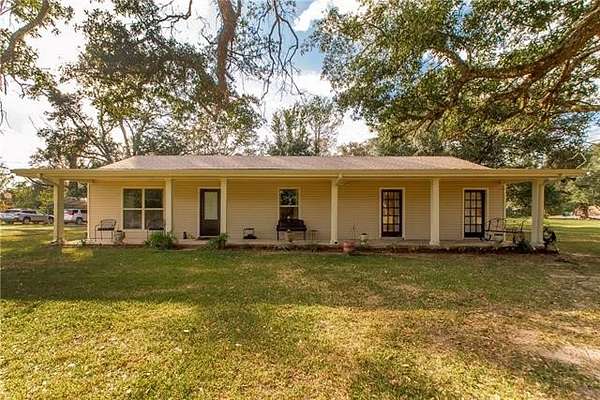 5.27 Acres of Residential Land with Home for Sale in Springfield, Louisiana