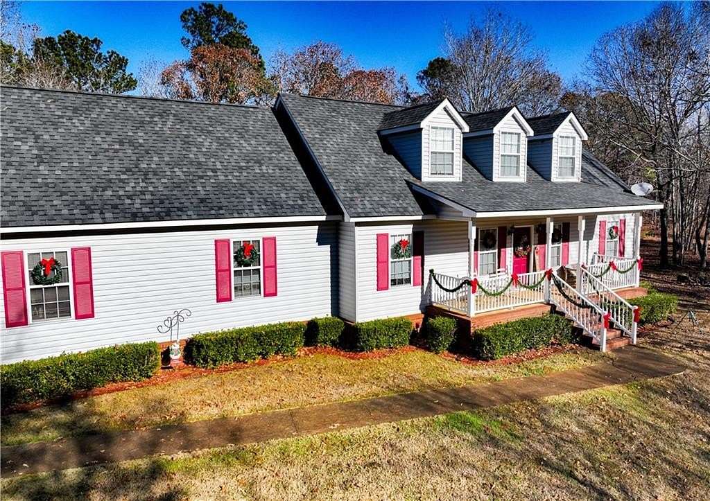 5 Acres of Residential Land with Home for Sale in Valley, Alabama