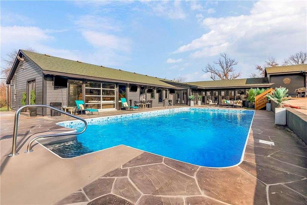 4.34 Acres of Residential Land with Home for Sale in Kansas City, Missouri