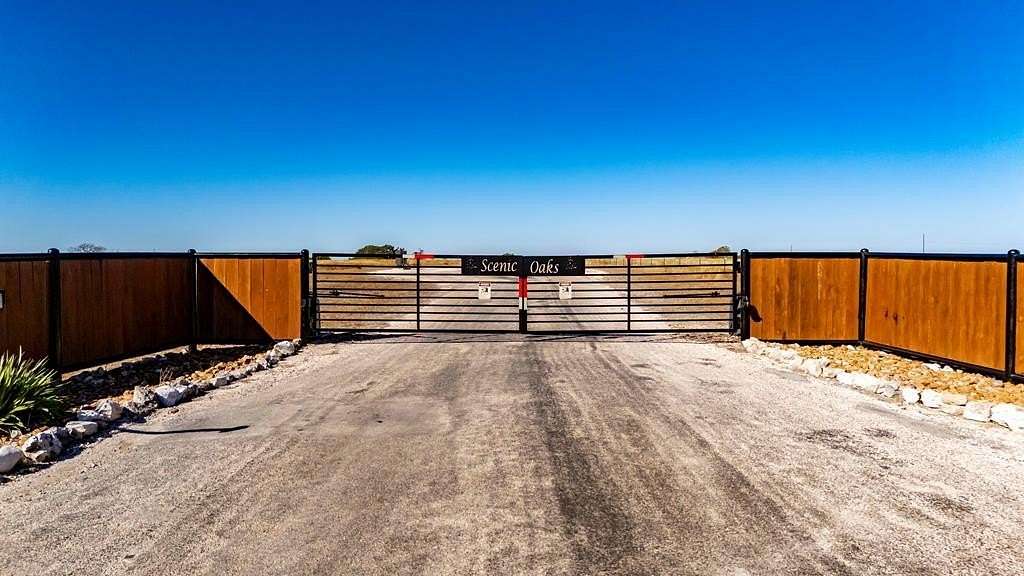 18.4 Acres of Land for Sale in Kerrville, Texas