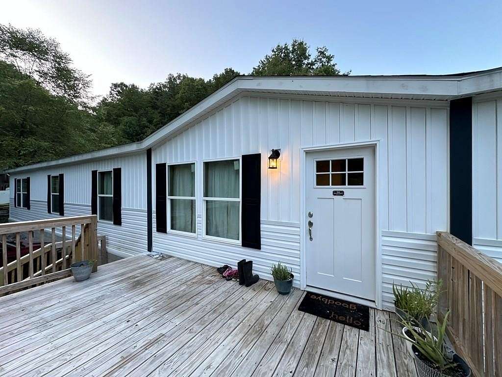 12.6 Acres of Recreational Land with Home for Sale in Bluefield, West Virginia