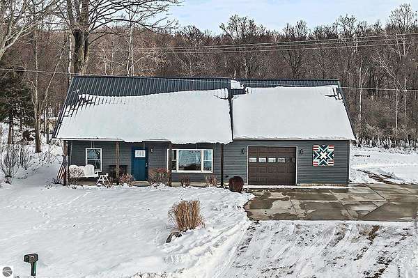 2 Acres of Residential Land with Home for Sale in Tustin, Michigan