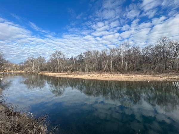 1 Acre of Residential Land for Sale in Linden, Tennessee