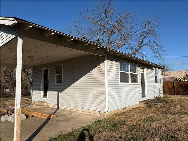 2.19 Acres of Residential Land with Home for Sale in Lincoln, Arkansas