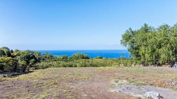 1.58 Acres of Land for Sale in Captain Cook, Hawaii