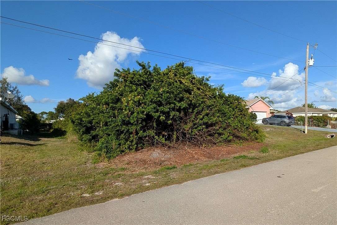 0.25 Acres of Land for Sale in Lehigh Acres, Florida