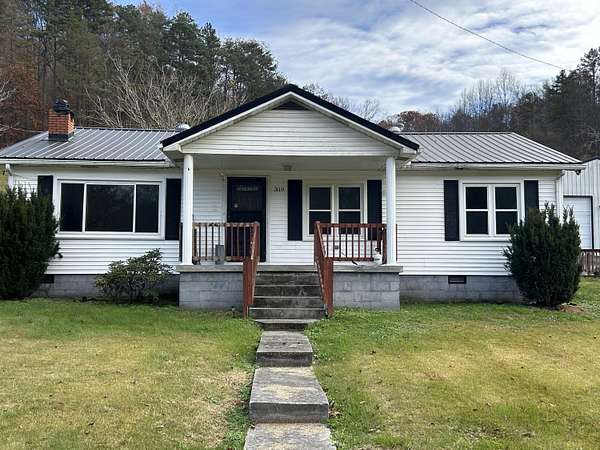 25 Acres of Recreational Land with Home for Sale in Manchester, Kentucky