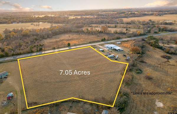 7 Acres of Mixed-Use Land for Sale in Alba, Texas