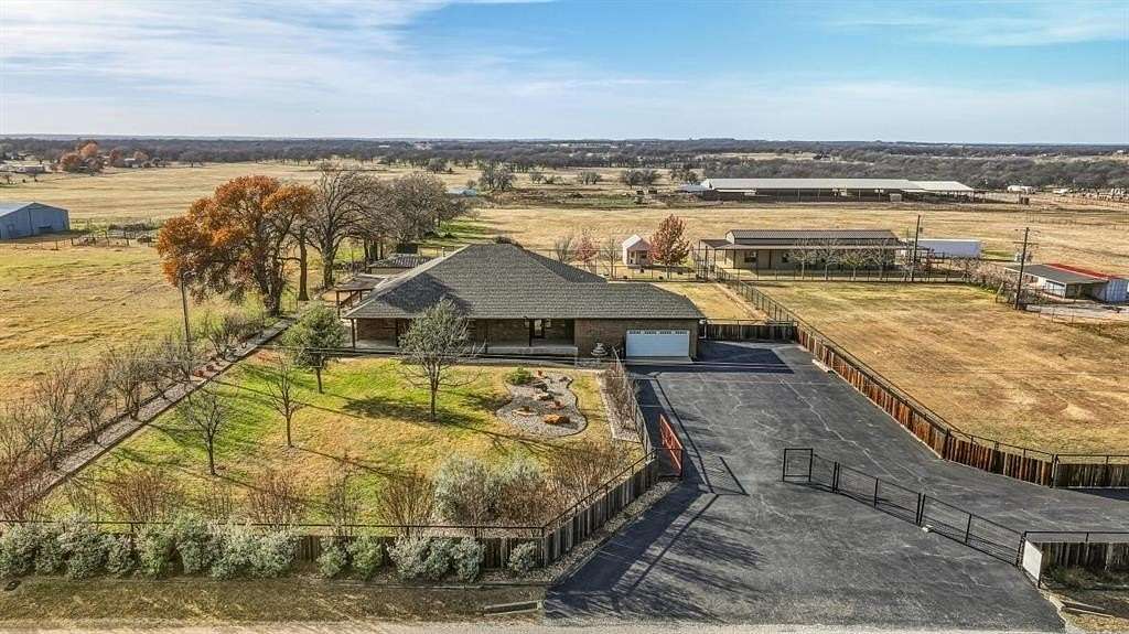 11.5 Acres of Land with Home for Sale in Paradise, Texas