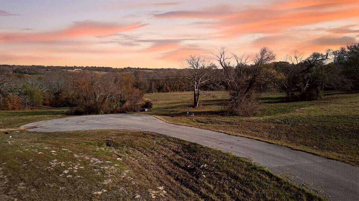 2.84 Acres of Residential Land for Sale in Athens, Texas