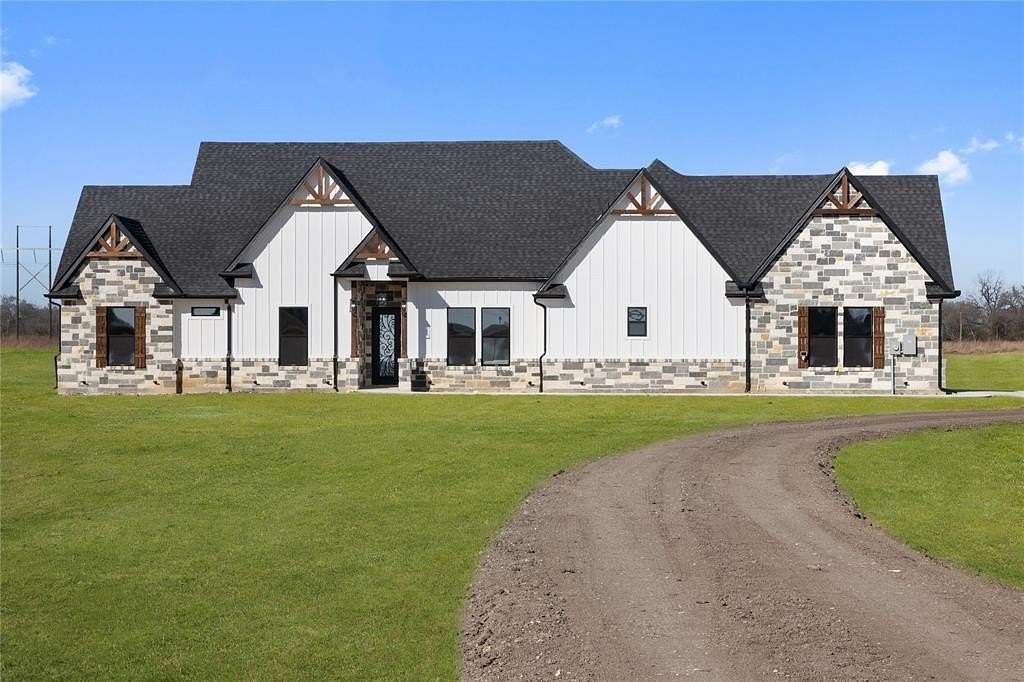 2.82 Acres of Residential Land with Home for Sale in Palmer, Texas