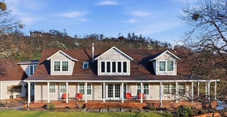 5 Acres of Land with Home for Sale in Medford, Oregon