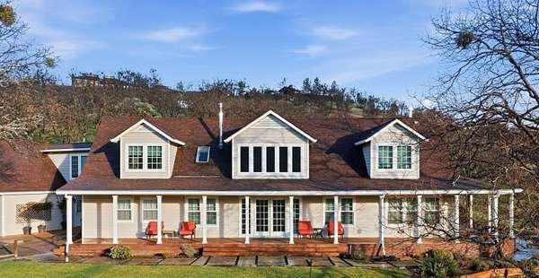 5 Acres of Land with Home for Sale in Medford, Oregon