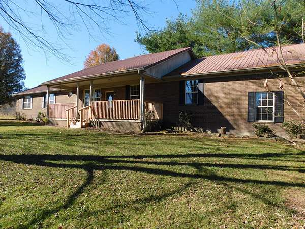 3.63 Acres of Residential Land with Home for Sale in Mount Vernon, Kentucky