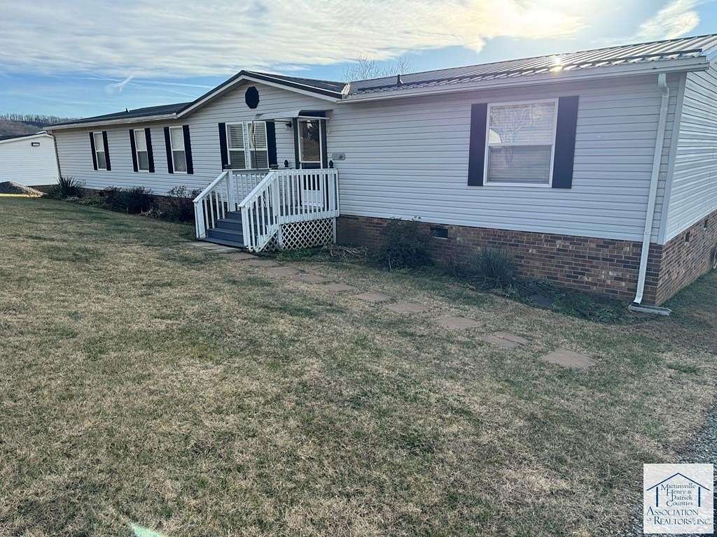 2.35 Acres of Residential Land with Home for Sale in Martinsville, Virginia