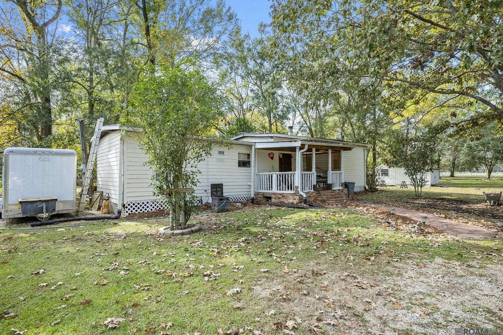 2 Acres of Residential Land with Home for Sale in Gonzales, Louisiana