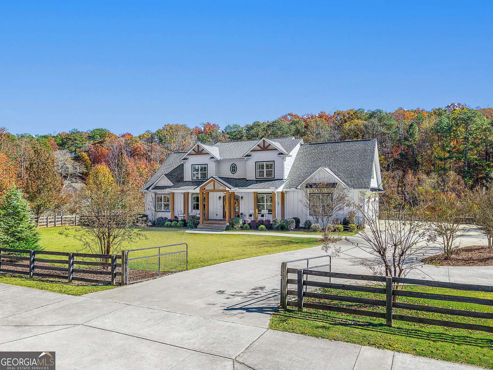 3.1 Acres of Residential Land with Home for Sale in Johns Creek, Georgia