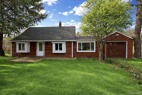 1.5 Acres of Residential Land with Home for Lease in Smithtown, New York