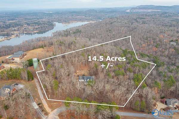 14.5 Acres of Land with Home for Sale in Glencoe, Alabama