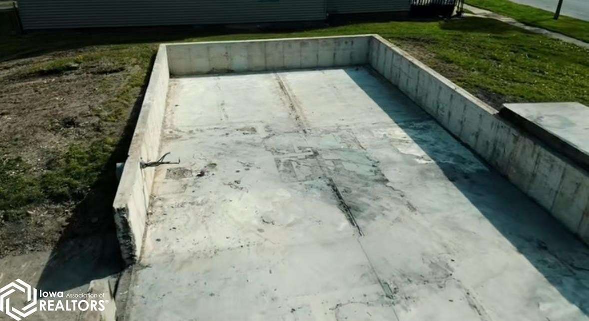 0.19 Acres of Land for Sale in Burlington, Iowa