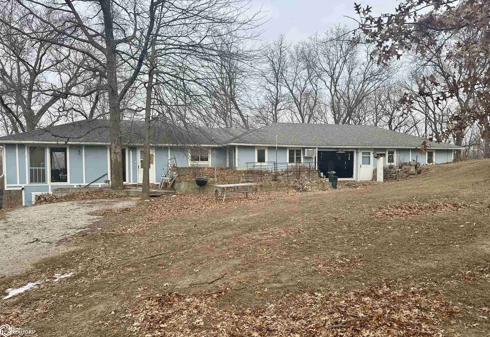 2.76 Acres of Residential Land with Home for Sale in Chariton, Iowa