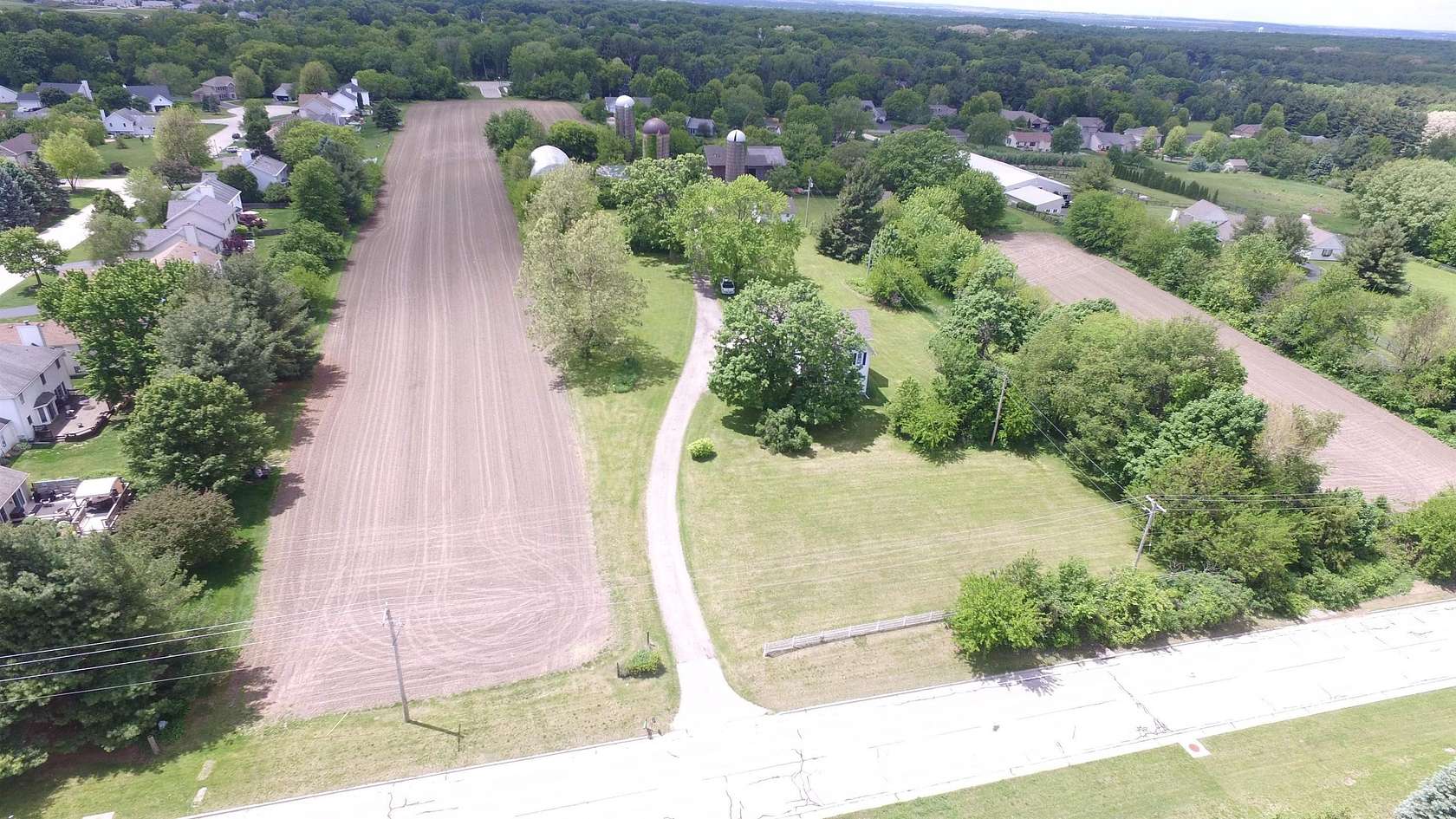 6.69 Acres of Residential Land with Home for Sale in Caledonia, Illinois