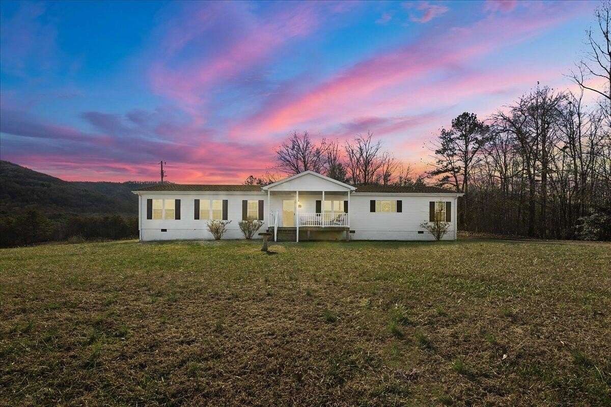 6 Acres of Residential Land with Home for Sale in Williamsburg, Kentucky