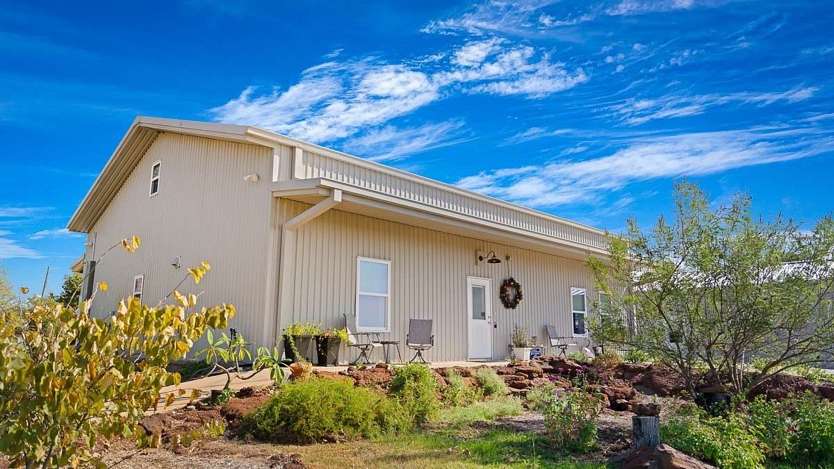 10.4 Acres of Improved Land for Sale in Calvert, Texas