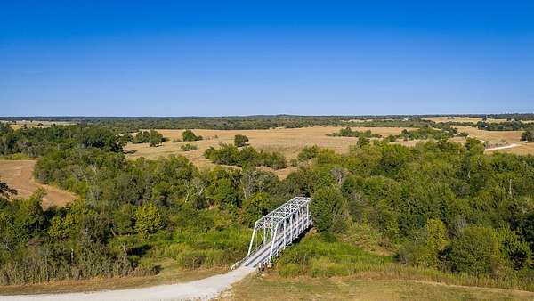 14.7 Acres of Land for Sale in Calvert, Texas