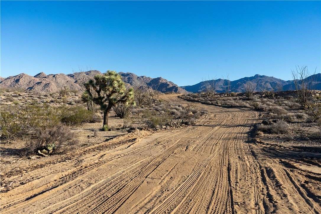 1 Acre of Residential Land for Sale in Yucca, Arizona