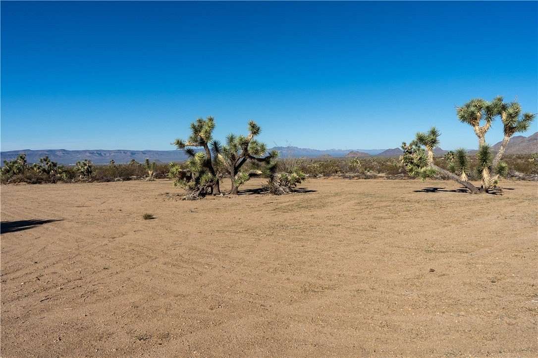 1 Acre of Residential Land for Sale in Yucca, Arizona