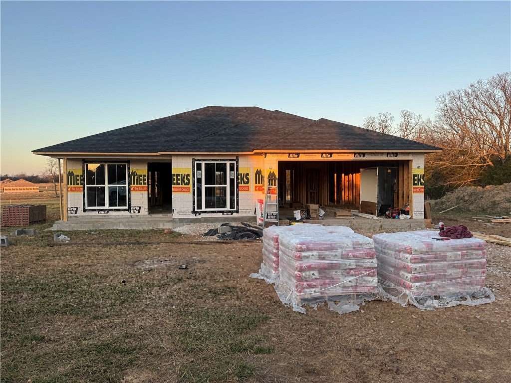 2.79 Acres of Land with Home for Sale in Harrison, Arkansas