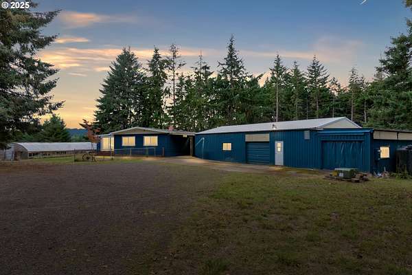 2.82 Acres of Residential Land with Home for Sale in Monroe, Oregon