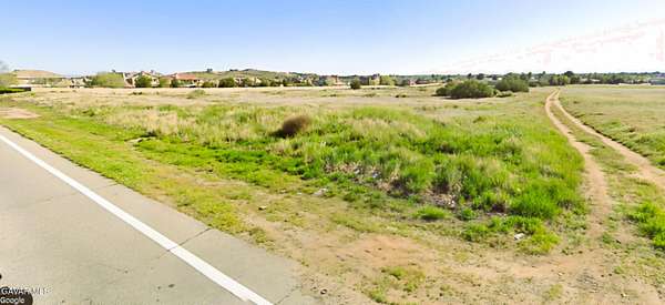 4.74 Acres of Land for Sale in Quartz Hill, California