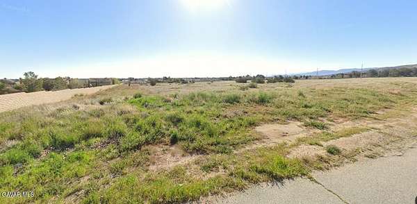 4.74 Acres of Land for Sale in Quartz Hill, California