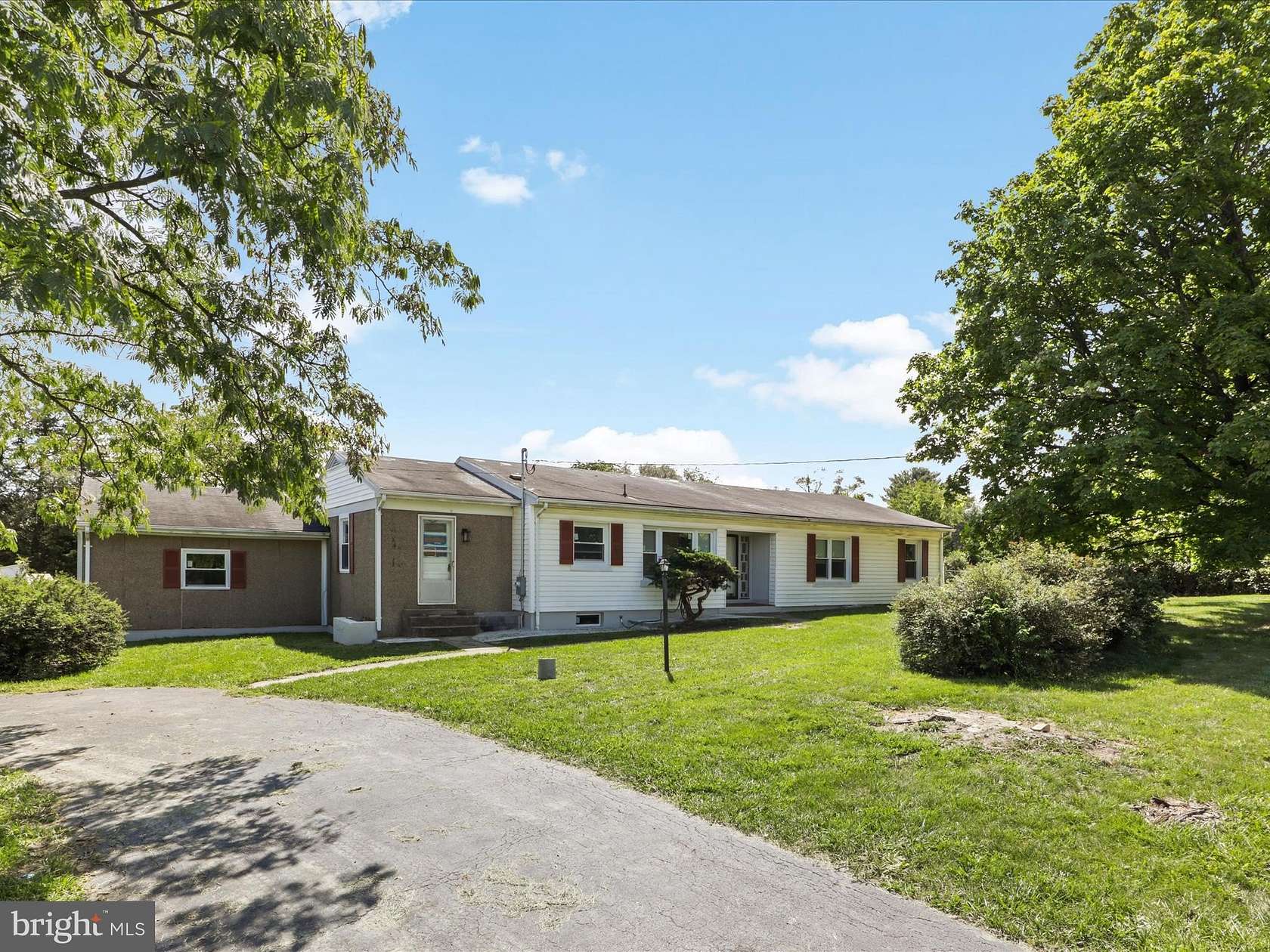 3 Acres of Residential Land with Home for Lease in Front Royal, Virginia