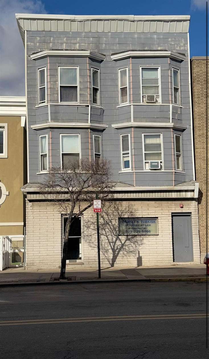 0.06 Acres of Commercial Land for Lease in Bayonne, New Jersey