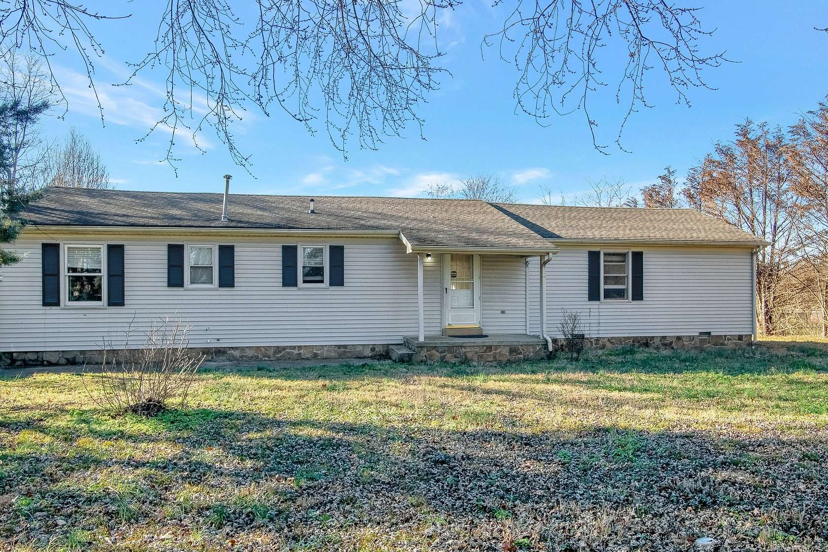 5.5 Acres of Residential Land with Home for Sale in Bell Buckle, Tennessee