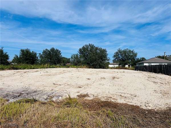 0.25 Acres of Land for Sale in Lehigh Acres, Florida