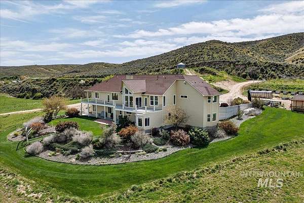 48 Acres of Land with Home for Sale in Emmett, Idaho