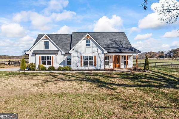 2 Acres of Residential Land with Home for Sale in Commerce, Georgia