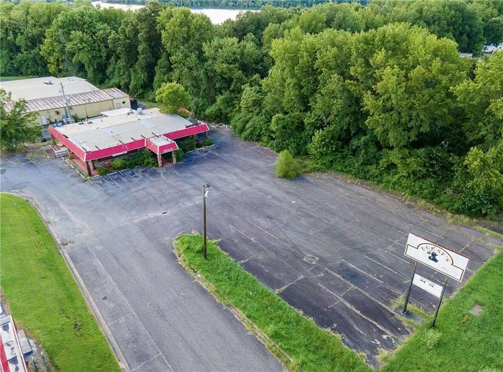 1.7 Acres of Improved Commercial Land for Sale in Russellville, Arkansas