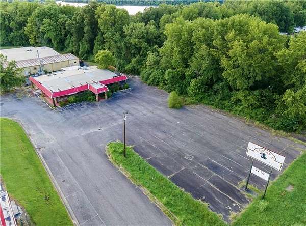1.7 Acres of Improved Commercial Land for Sale in Russellville, Arkansas
