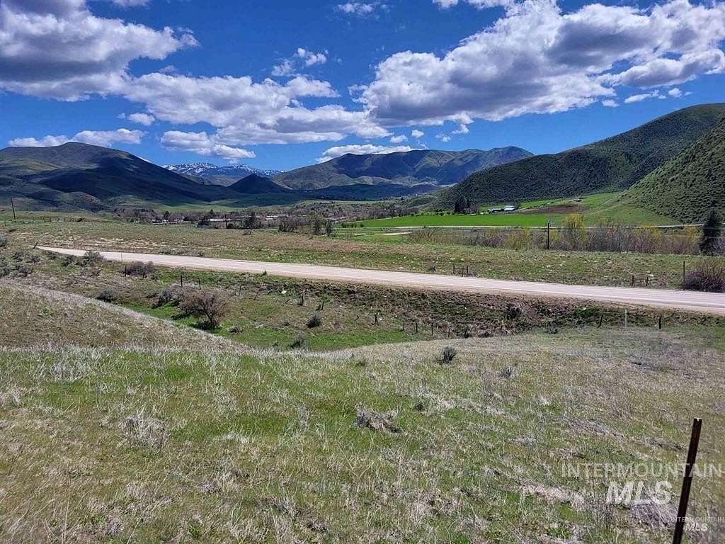 5 Acres of Land for Sale in Horseshoe Bend, Idaho