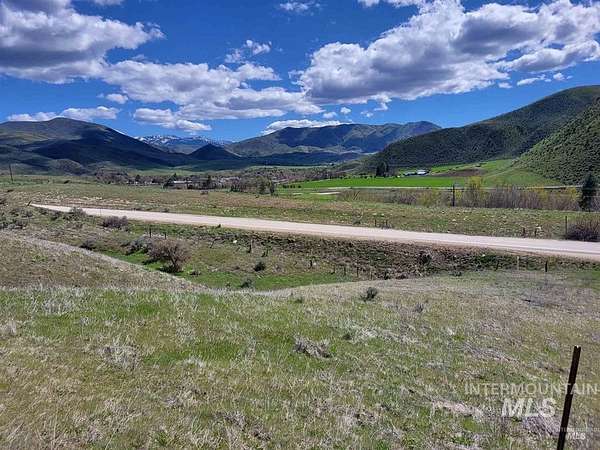 5 Acres of Land for Sale in Horseshoe Bend, Idaho