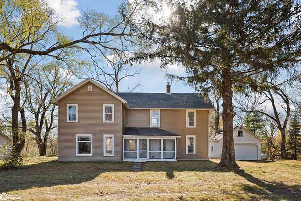 3.28 Acres of Residential Land with Home for Sale in Burlington, Iowa