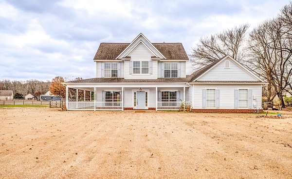 1.85 Acres of Residential Land with Home for Sale in Oakland, Tennessee